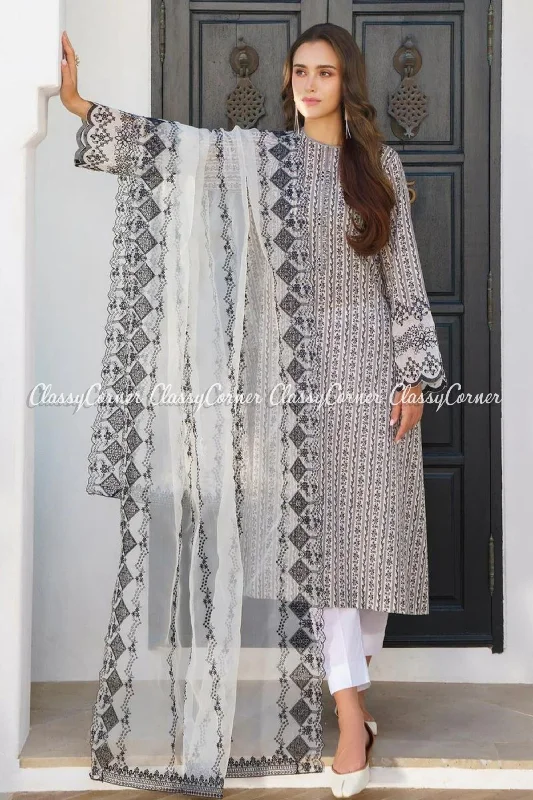 White Digital Printed Pakistani Salwar Kameez