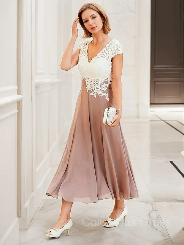 A-Line/Princess V-neck Tea-Length Chiffon Mother of the Bride Dresses With Lace Applique Gowns